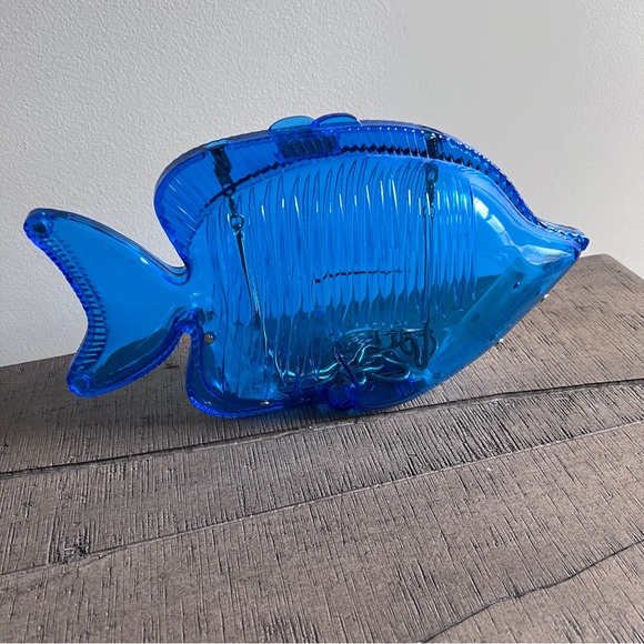 Zara Rare aqua blue plexi fish clutch metalic chain straps magetic closure - Picture 5 of 6